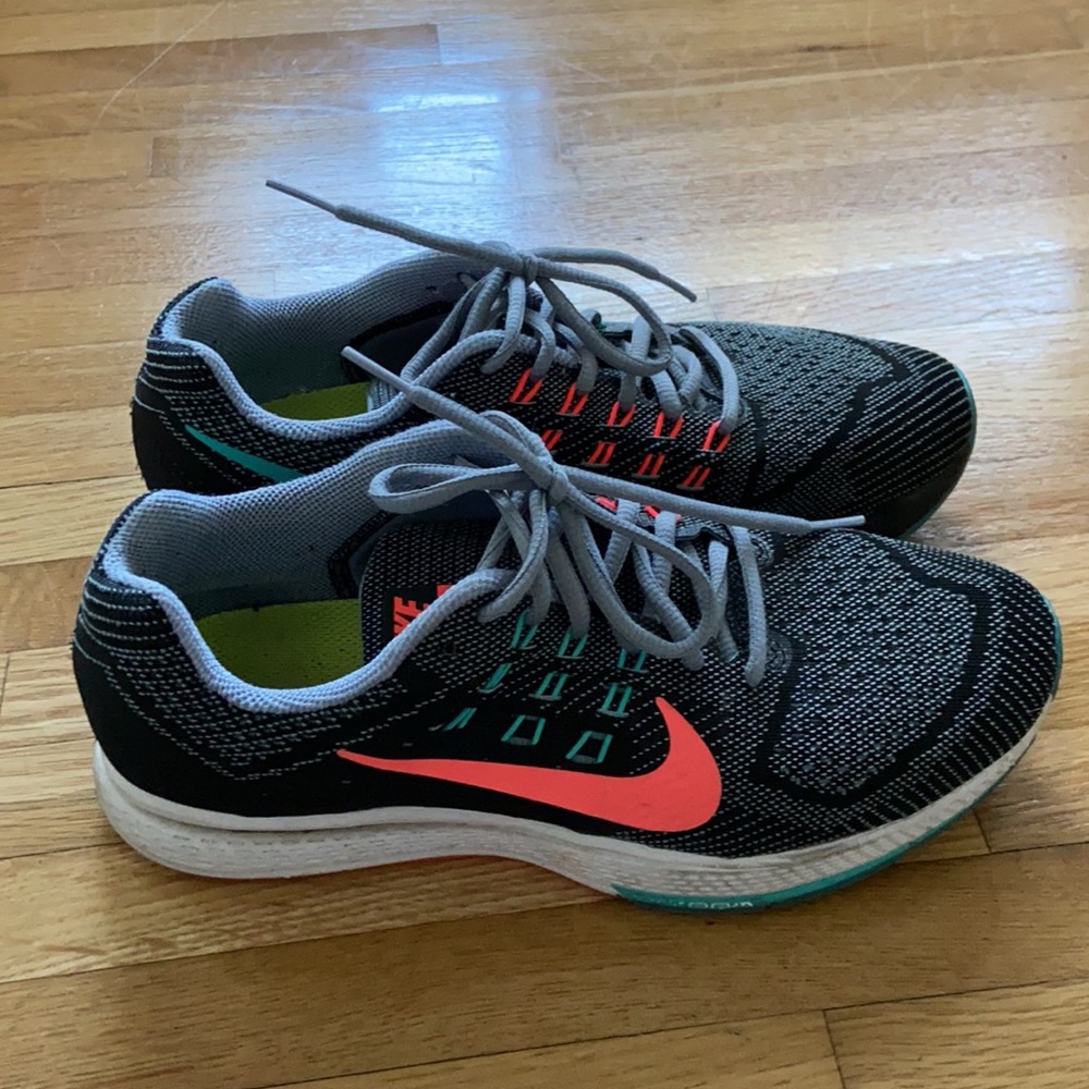 Nike Running Shoes - Picture 2 of 4